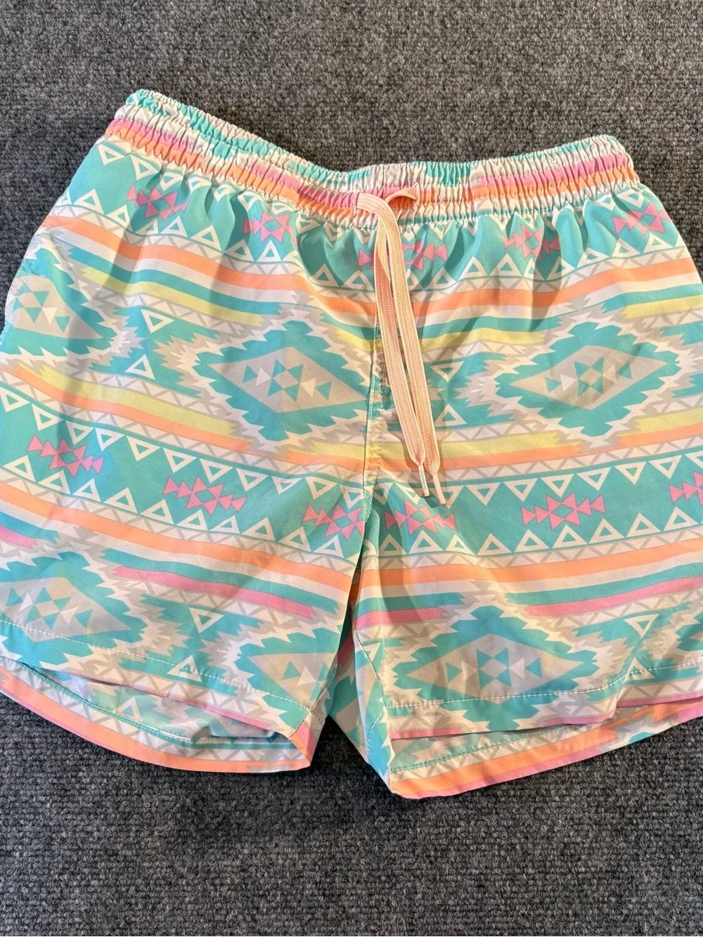 Chubbies Men’s Small Aztec Geometric 5” Swim Trunks Colorful